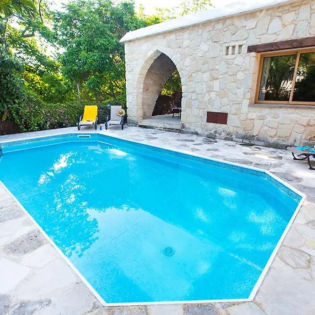 Violaris Villa